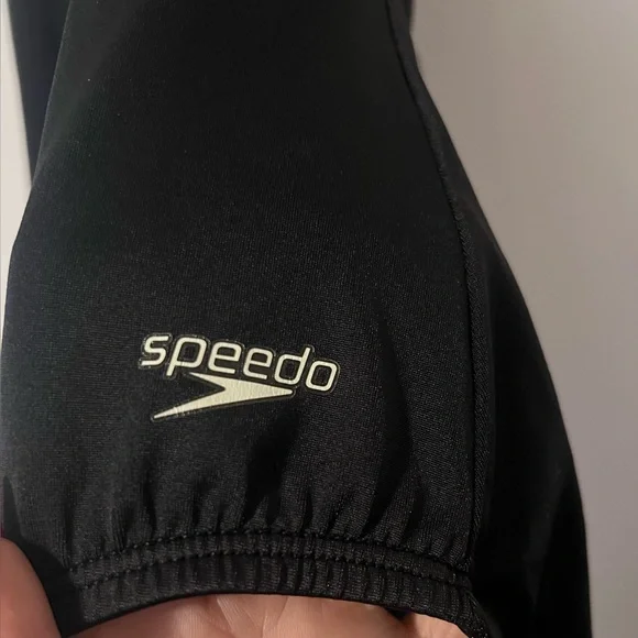 Black one piece speedo swimsuit size 16 - Picture 4 of 4